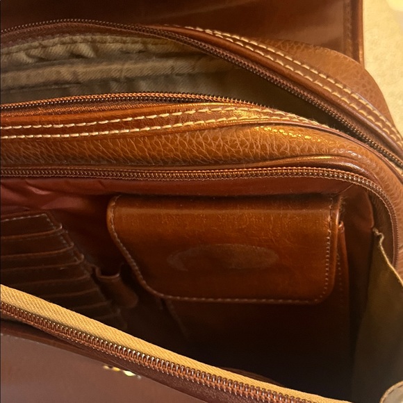 Rich Brown Leather Shoulder Bag - Picture 3 of 4